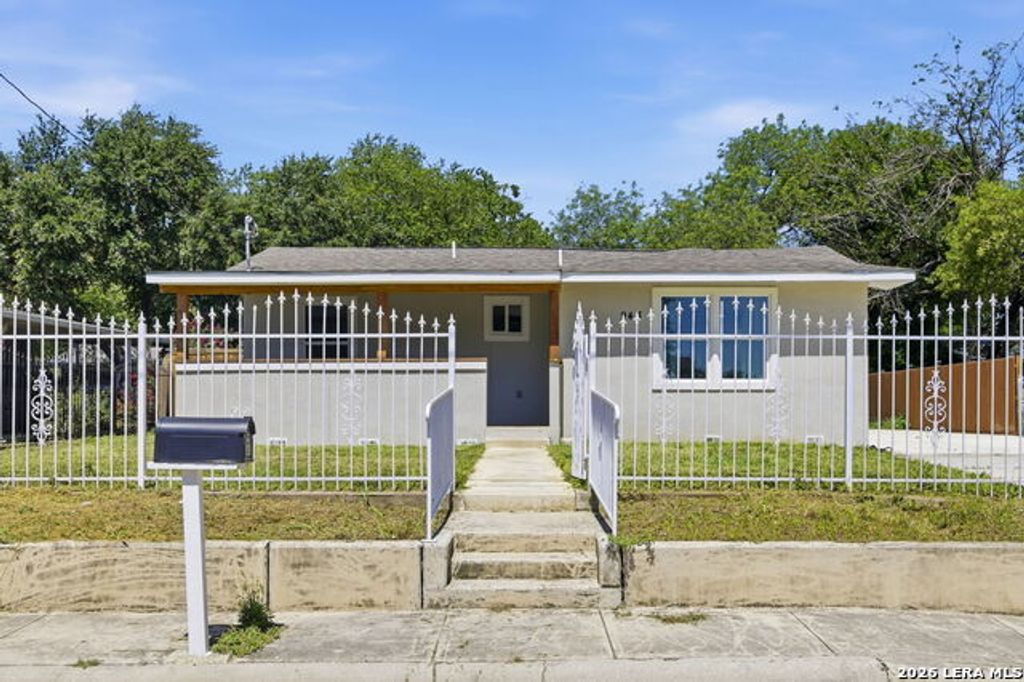 943 S San Eduardo, San Antonio
