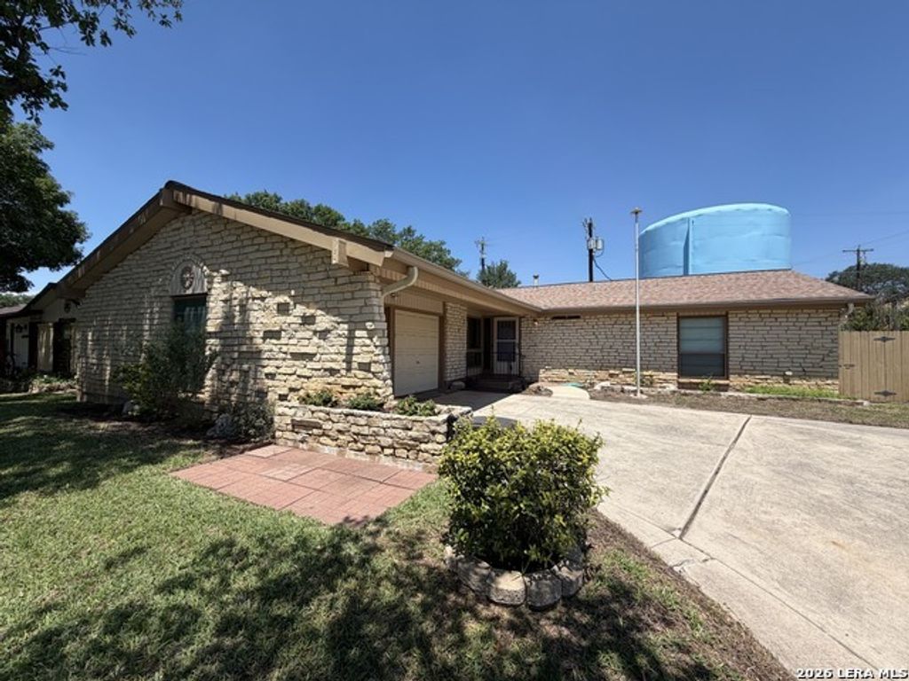 7821 Village Oak Dr, Live Oak