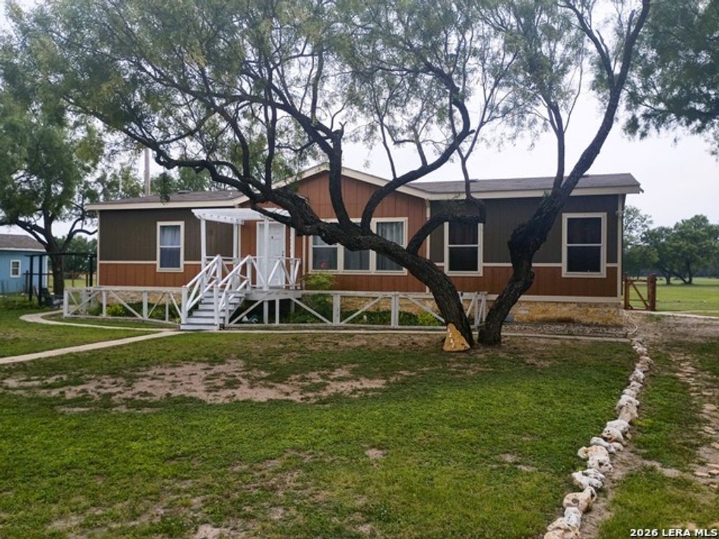 1282 Fort Clark Rd, Brackettville