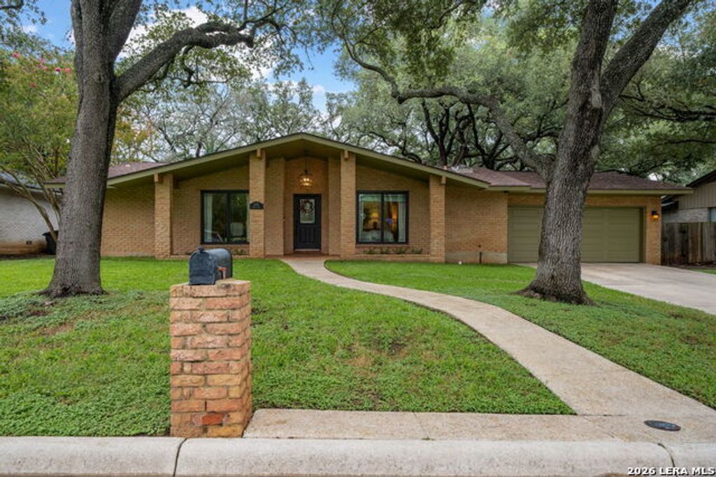 11514 Whisper Bluff St, San Antonio