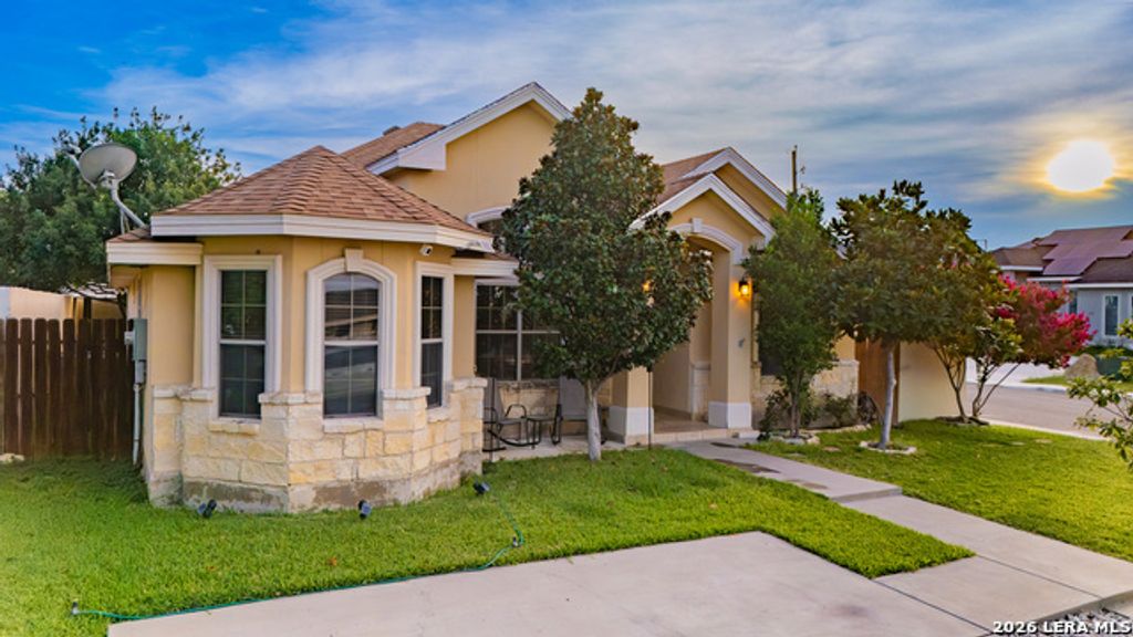 2713 Stone Trail, Eagle Pass
