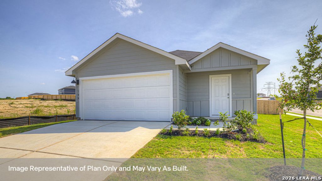 219 Howard Drive, Maxwell