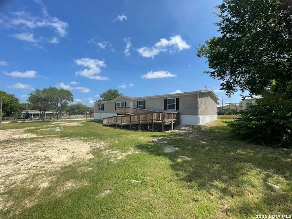 729 Saddle Dr, Bandera