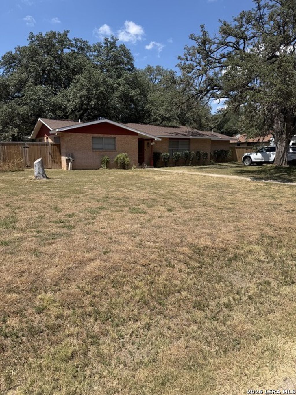 1001 N Hondo St, Sabinal