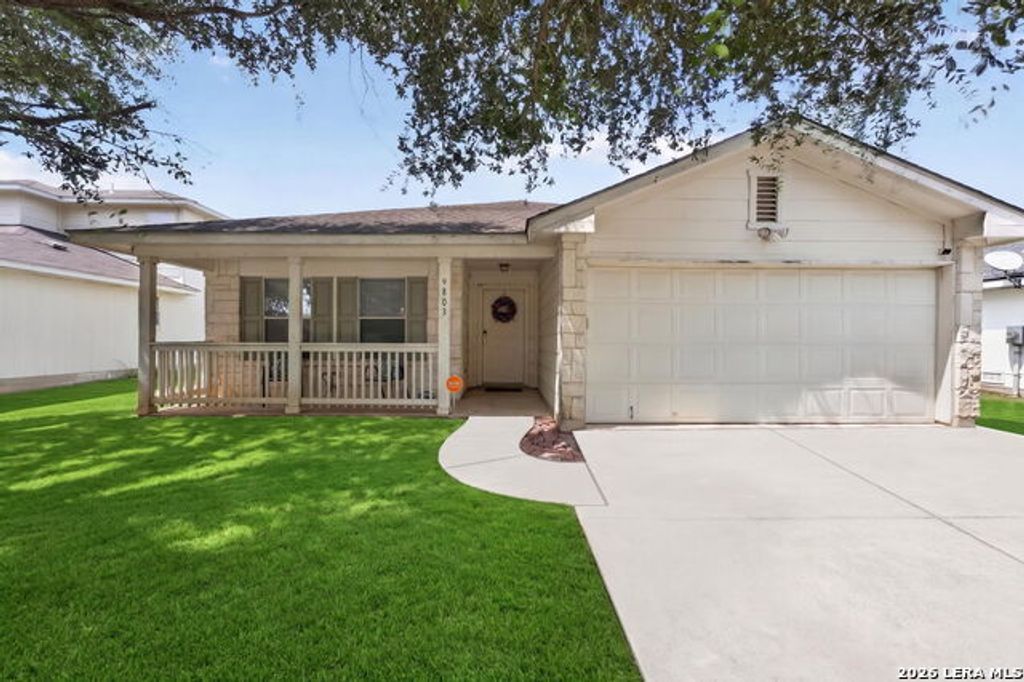 9803 Autumn Pl, Converse