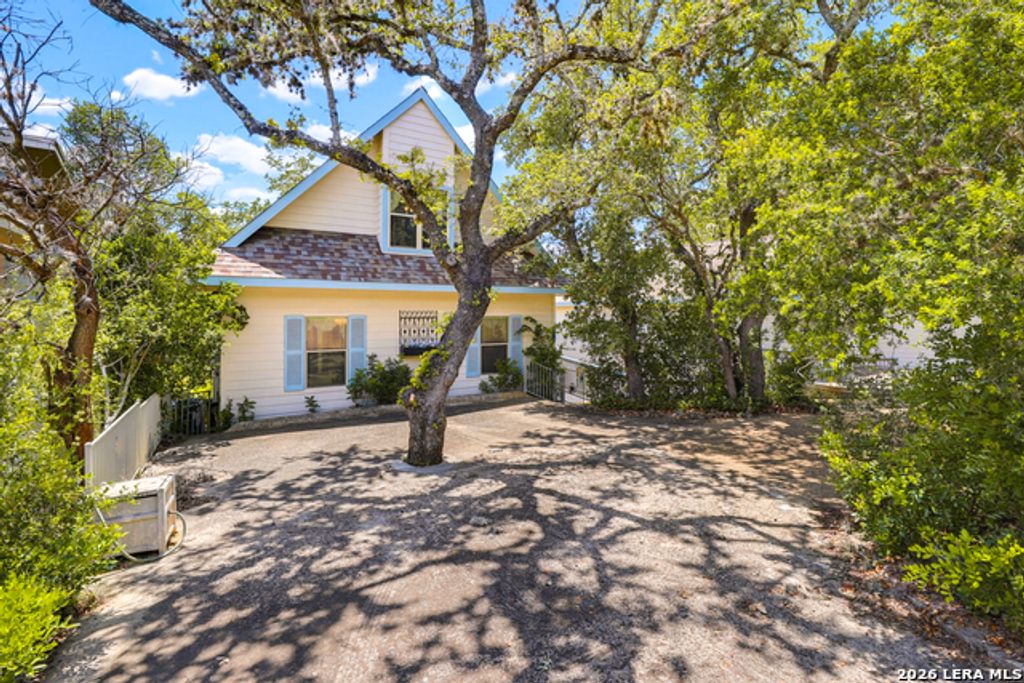 932 Pebble Beach Rd, Lakehills