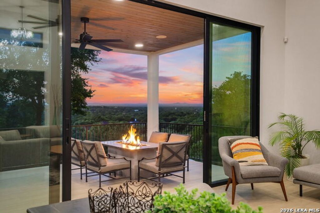 315 Lantana Mesa, Spring Branch