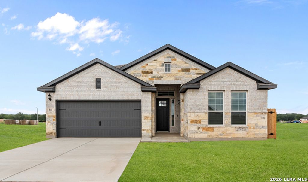 9322 Luke Path, San Antonio