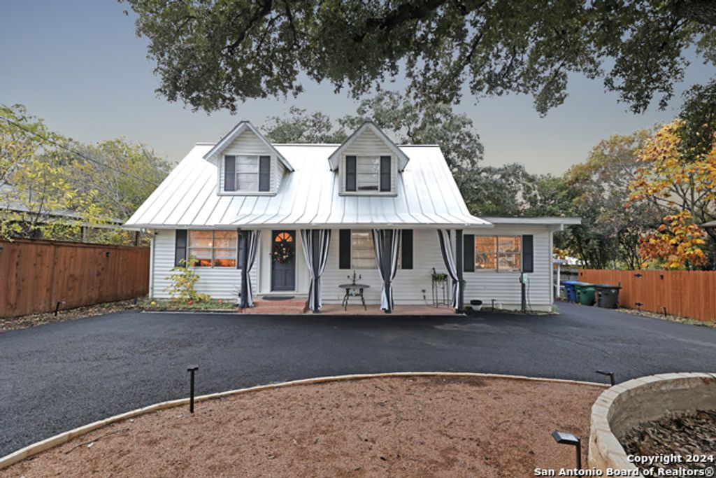 335 Rainbow Dr, San Antonio