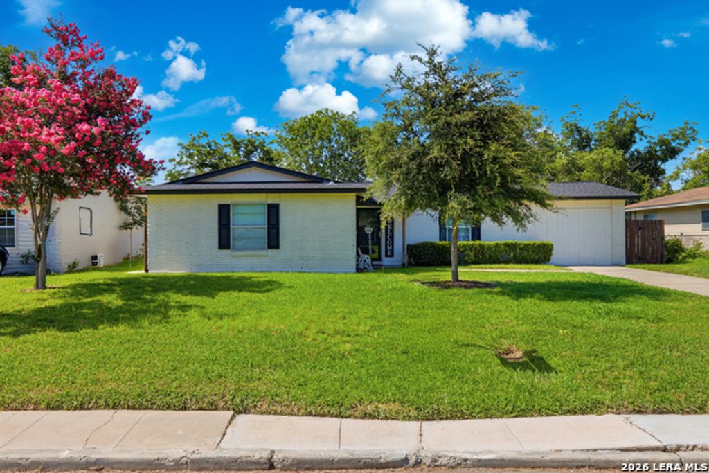 5202 Coral Mist St, Kirby