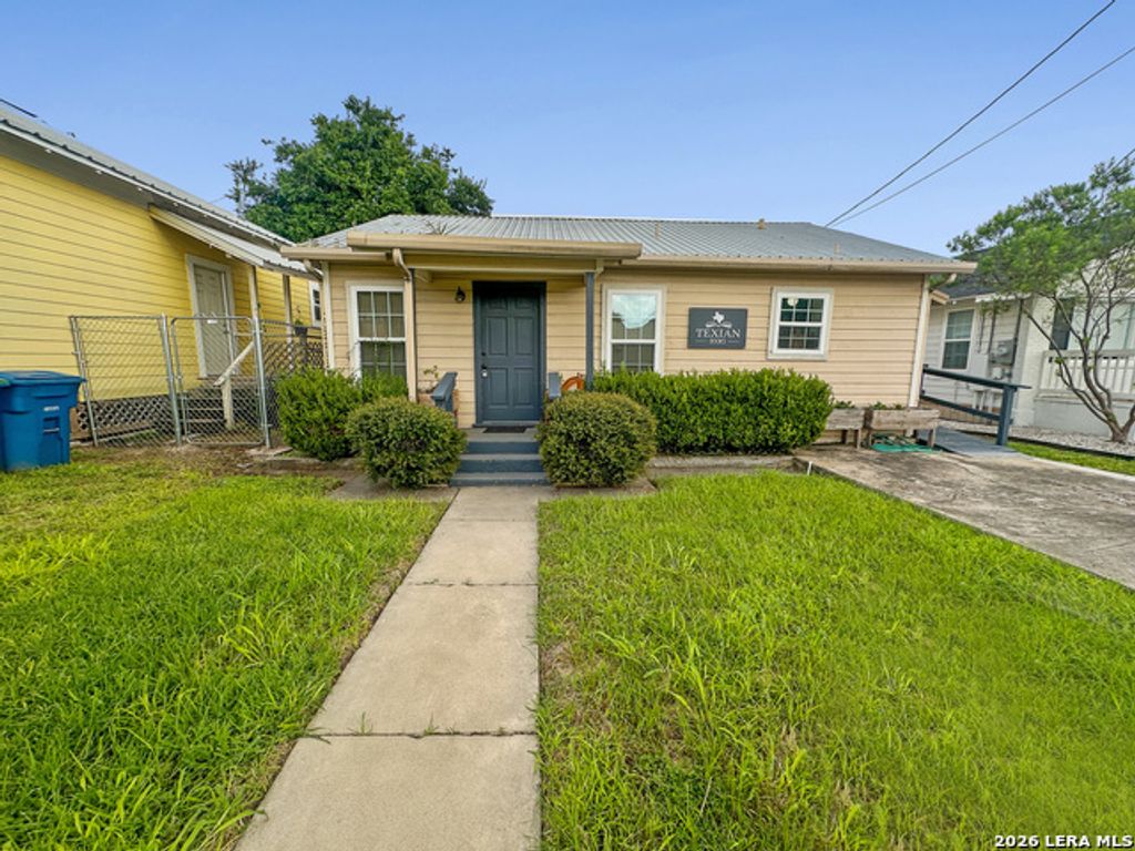 108 E Hefferman St, Beeville