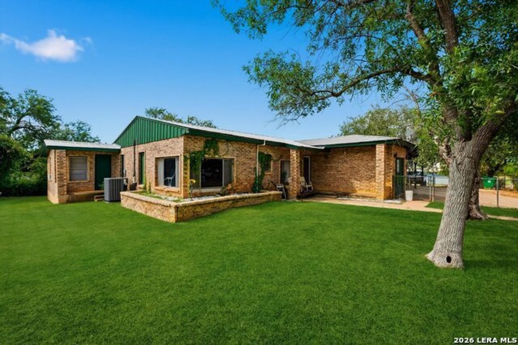 710 Storey, Cotulla