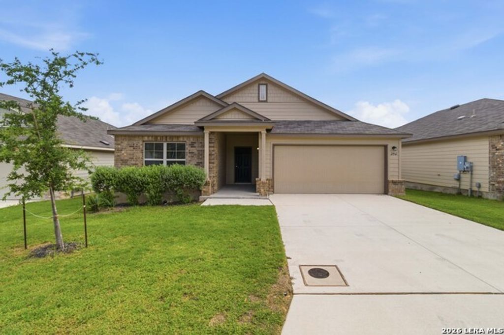 2961 Greenbriar, Seguin