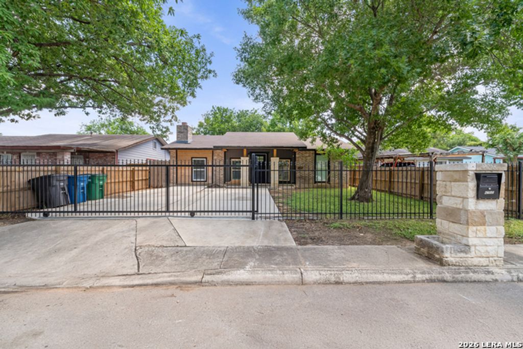 6750 Paradise Oak Dr, San Antonio