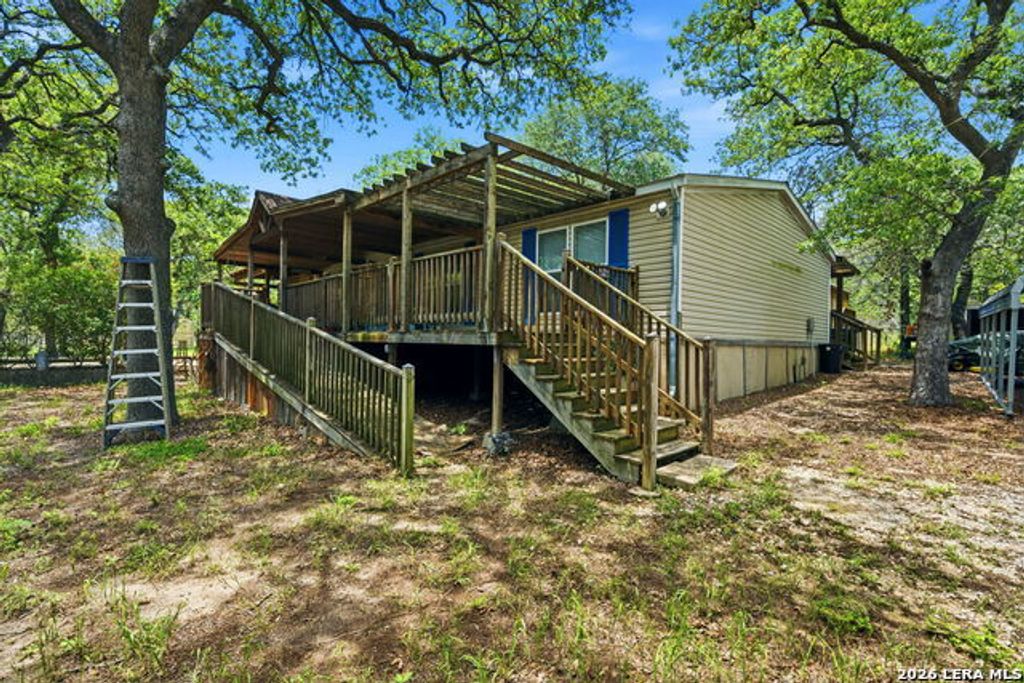 216 Oak Grv, La Vernia