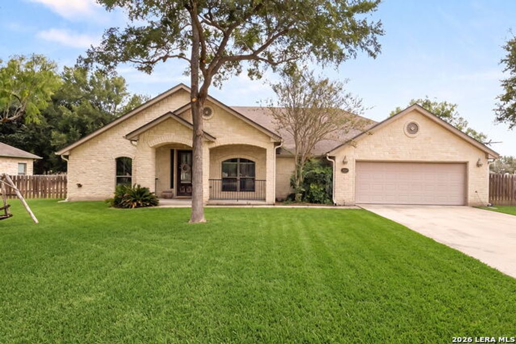1353 Hunters Ct, Seguin