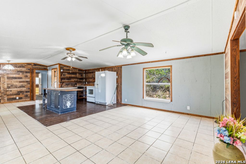 18525 County Road 5722, Castroville