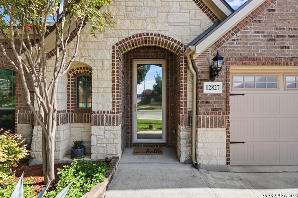 12827 Gordons Haven, San Antonio