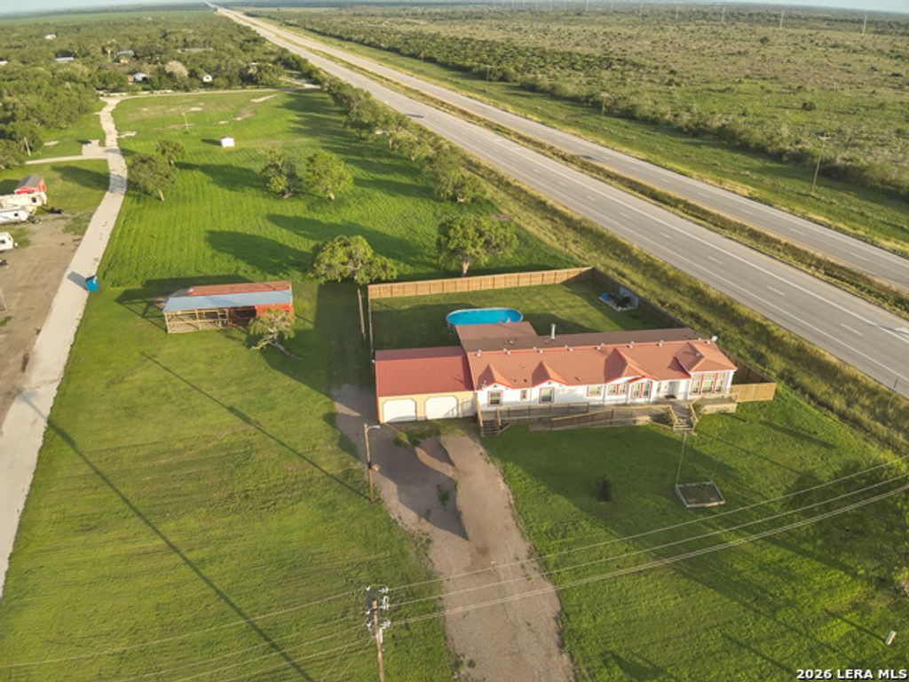 126 County Road 613, Skidmore
