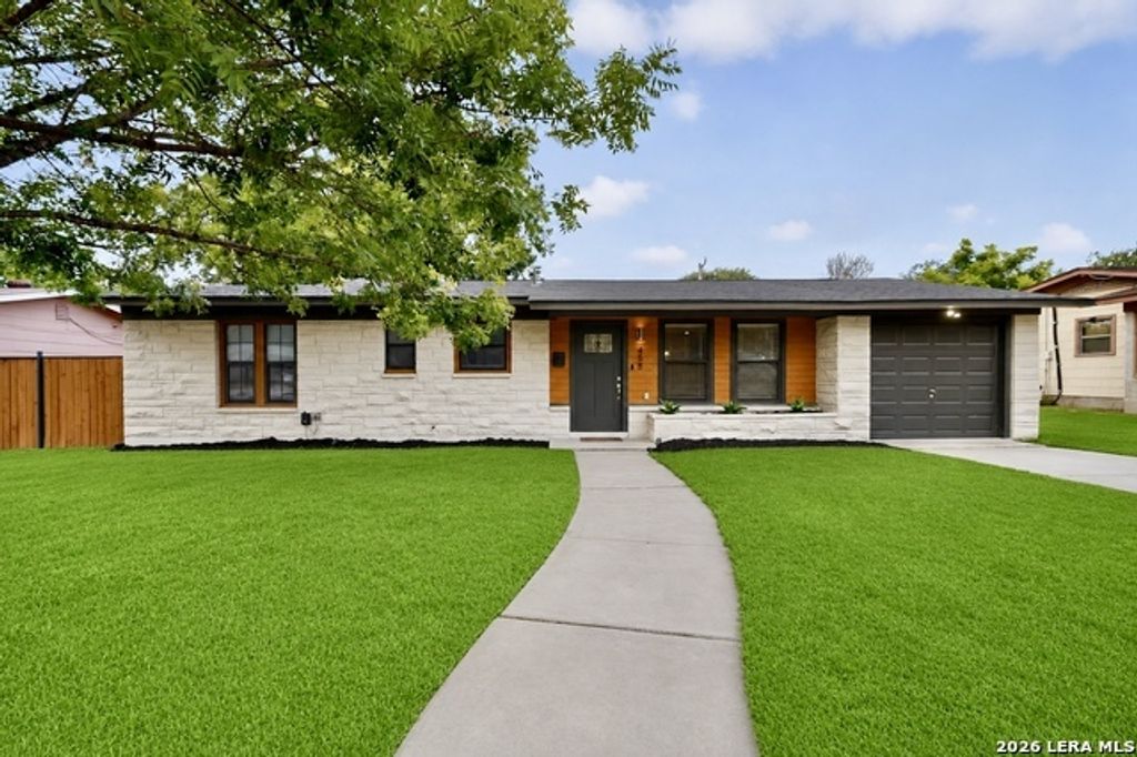 458 Maplewood Lane, San Antonio