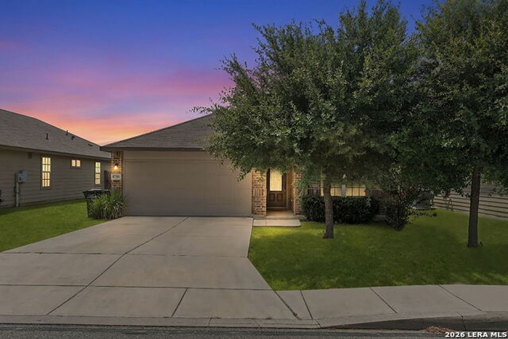 8750 Fischer Falls, San Antonio
