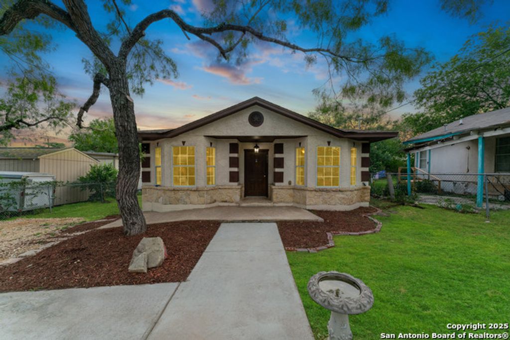 451 N San Joaquin Ave, San Antonio