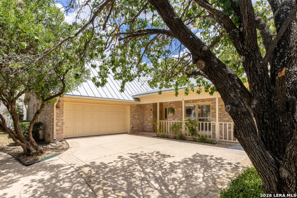 6 Cottesmore Ct, San Antonio