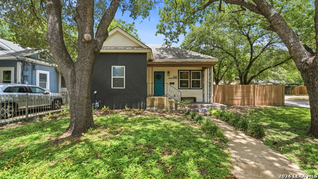 321 E Mistletoe, San Antonio