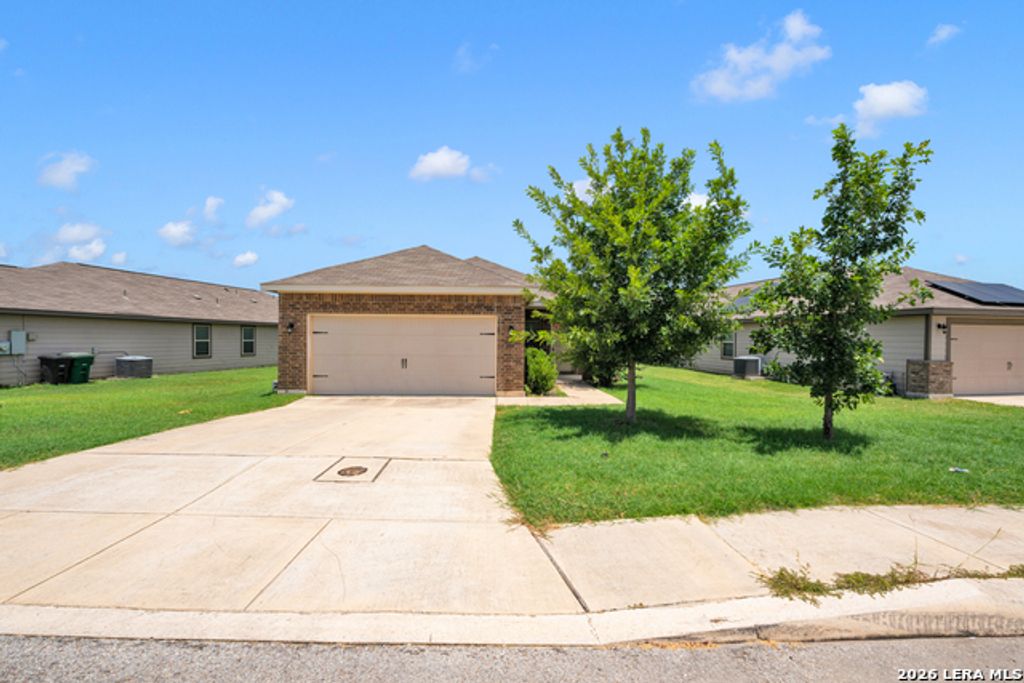 10907 Airmen Dr, Converse