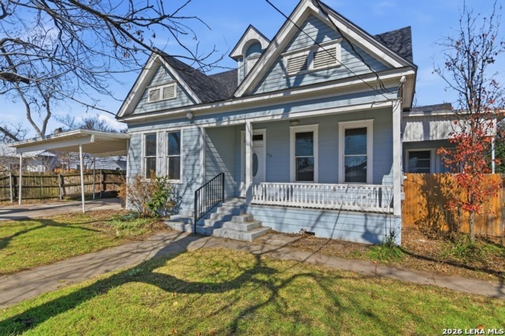222 E Cedar, Seguin