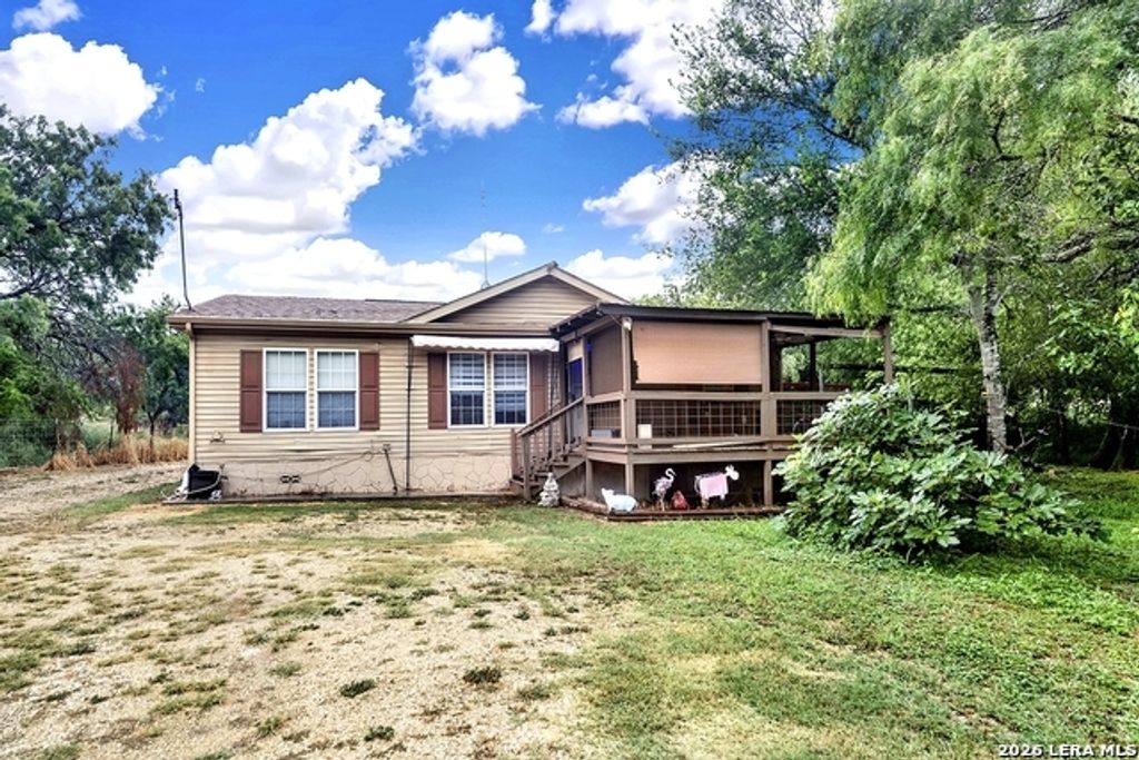 139 Country View, Floresville