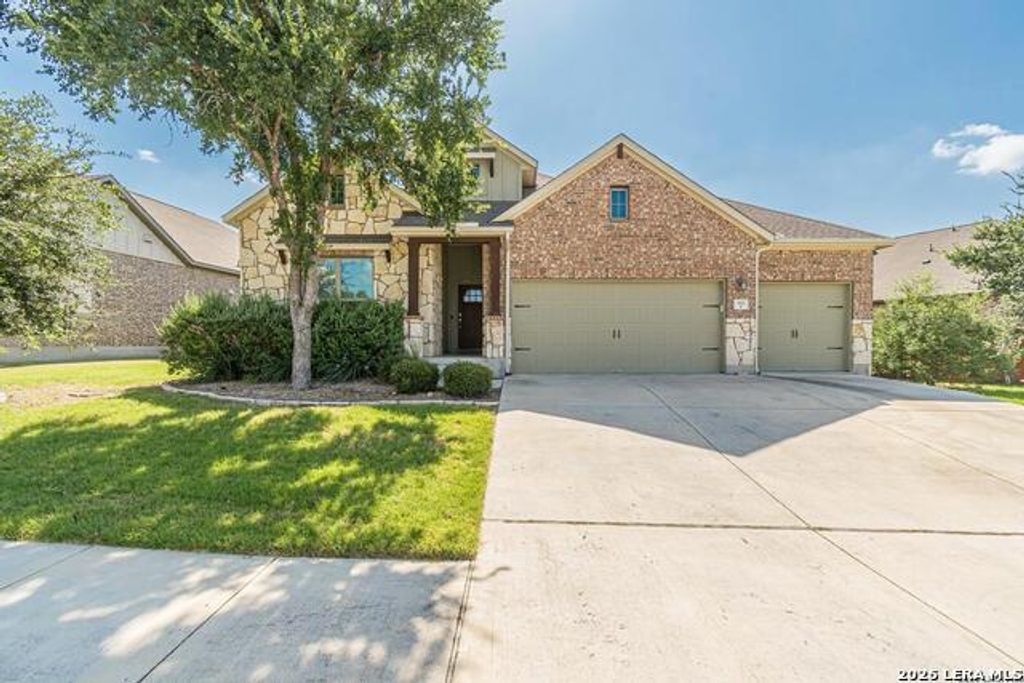 921 Academy Oaks Dr, San Marcos
