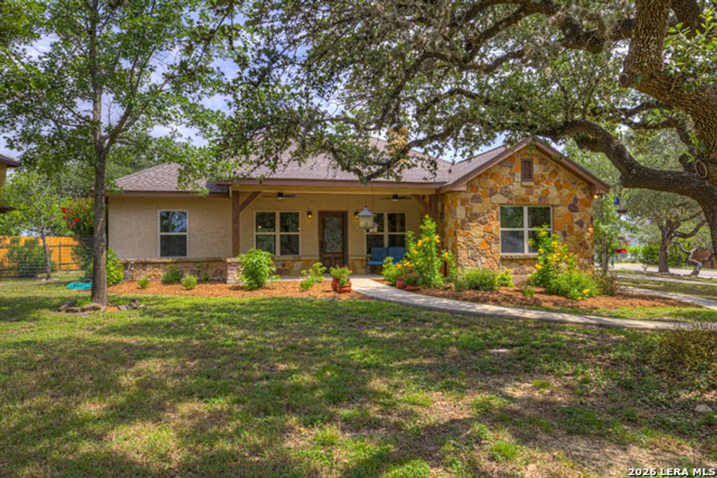 737 La Paloma Dr, Canyon Lake