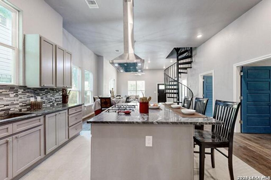 305 Spruce Street, San Antonio
