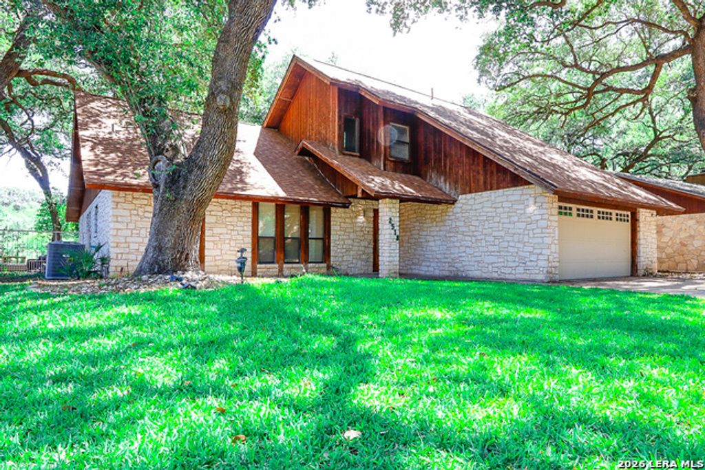 171 Oak Ln, Brackettville