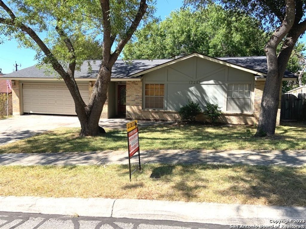 12242 Brownstone St, Live Oak