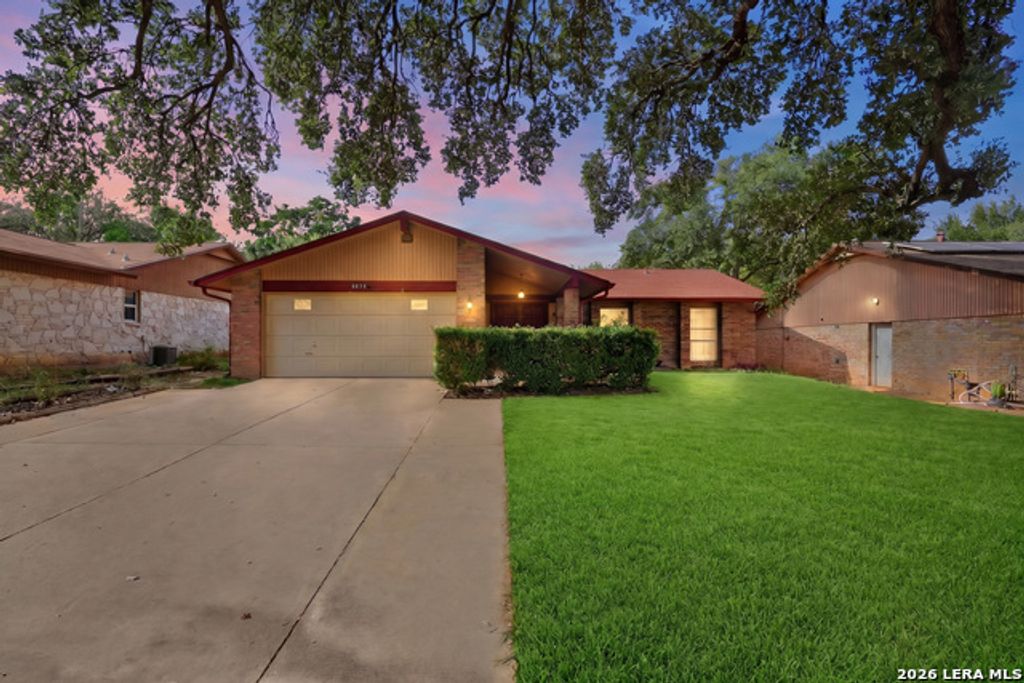8838 Thatch Dr, San Antonio