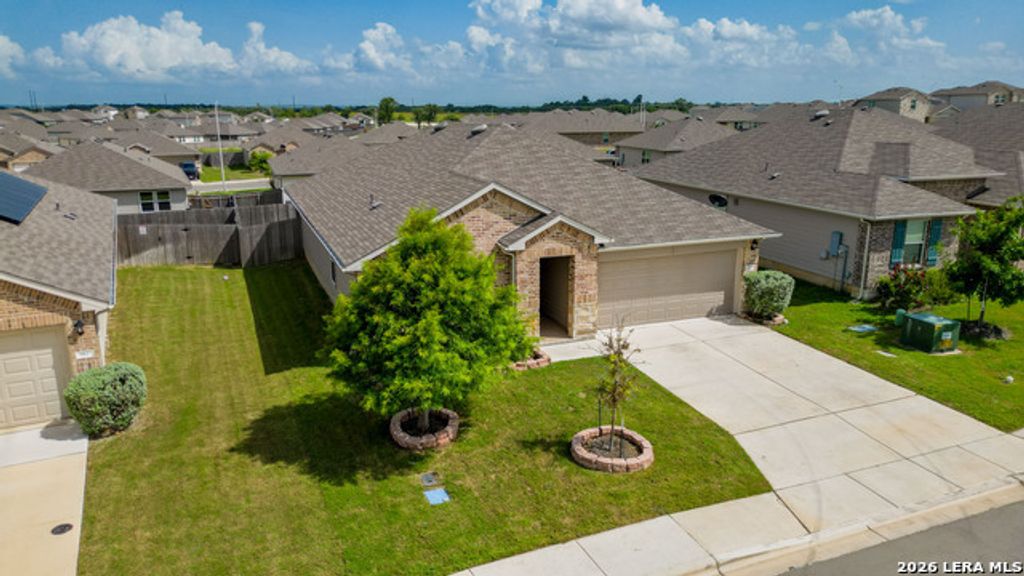 908 Pronghorn Trl, Seguin