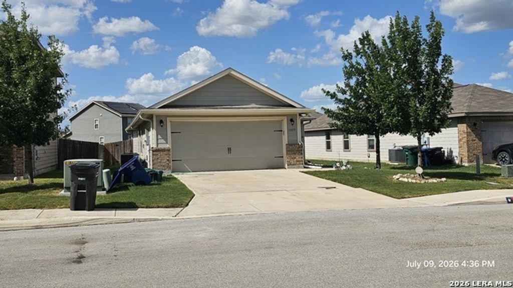 10835 Airmen Drive, Converse