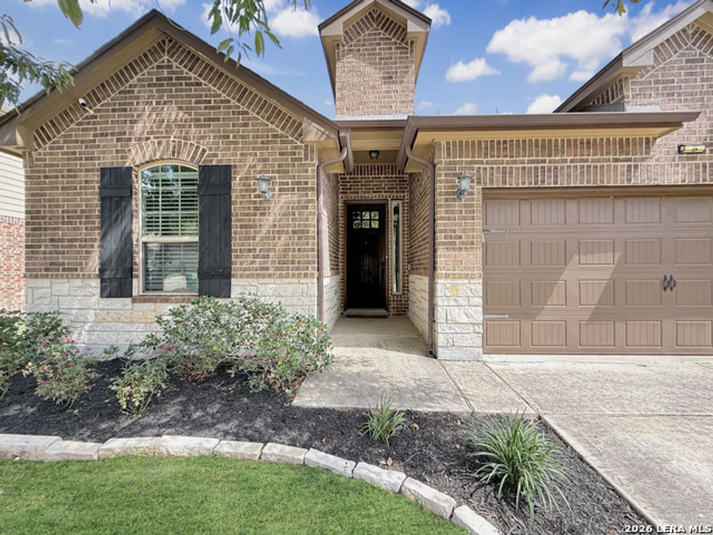 8720 Indian Bluff, Converse