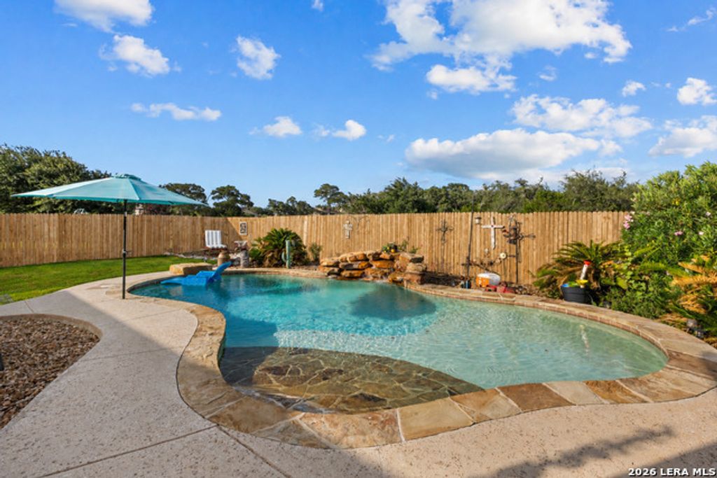 109 Brown Hawk, Boerne