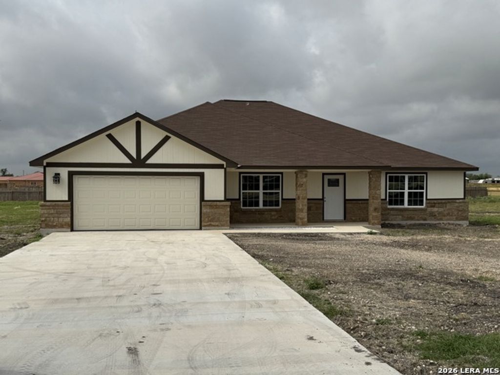 472 County Rd. 679, Natalia