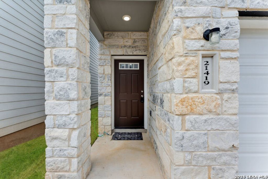 21419 Sir Walter Lane 21419, San Antonio
