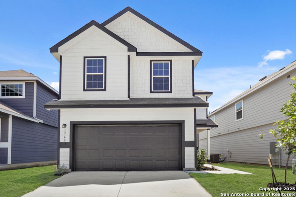 13632 Helton Pass, St Hedwig