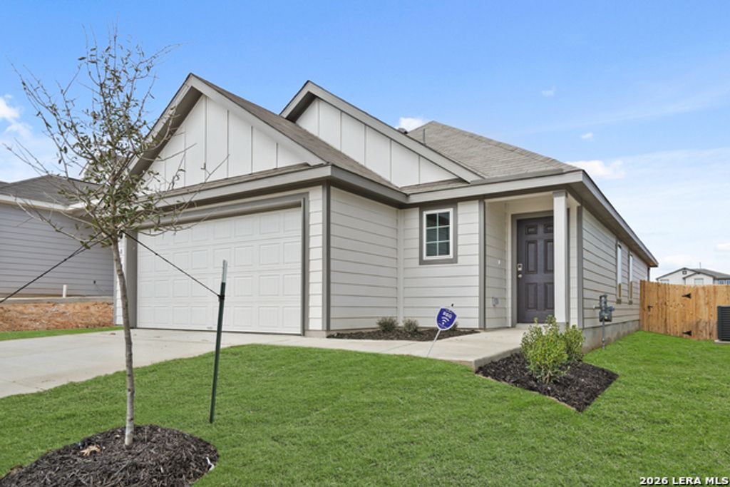 8547 Catnip Pass, Elmendorf