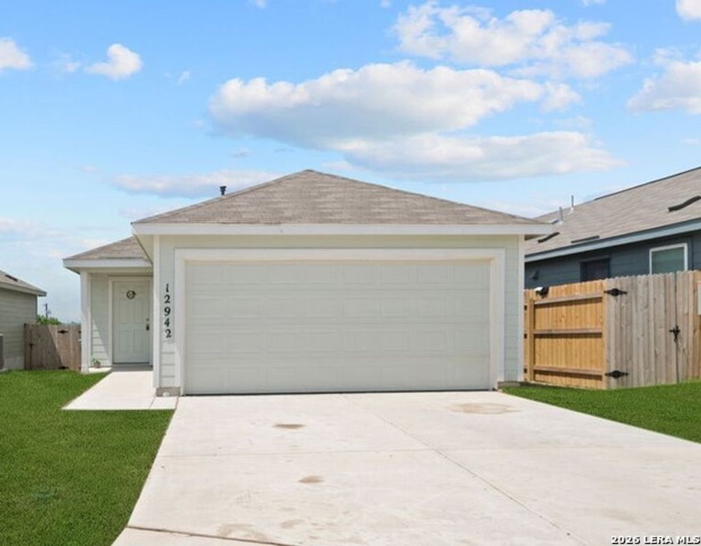 12942 Deep Eddy, St Hedwig