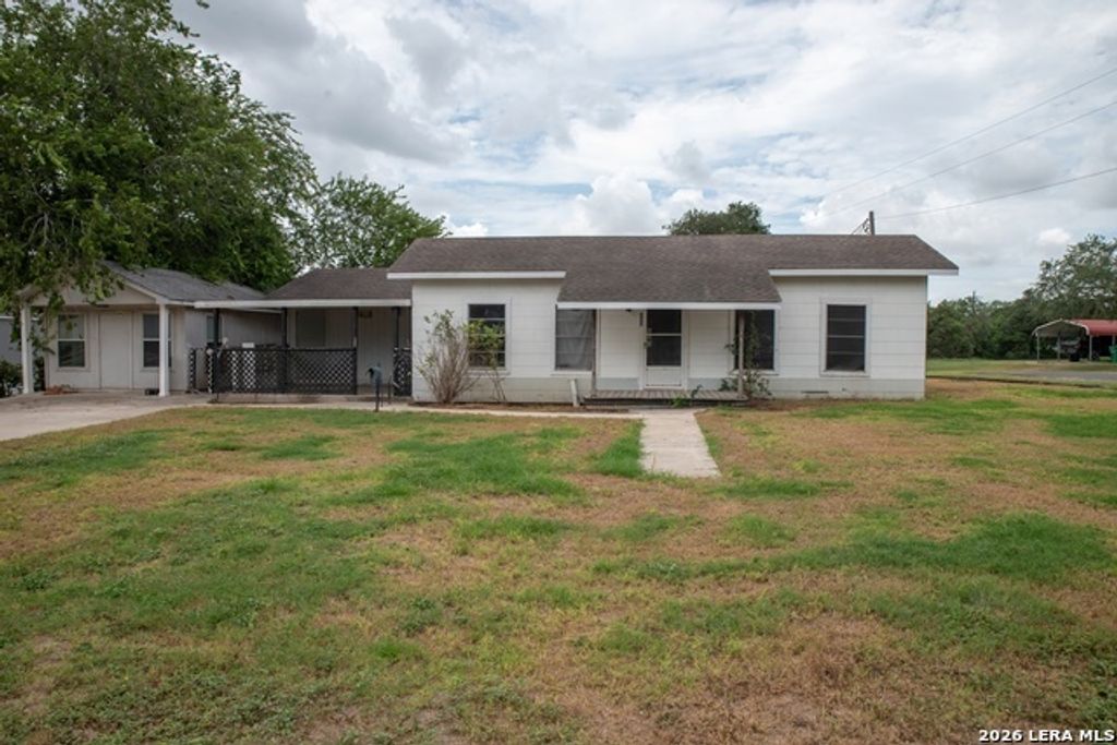 200 N Irvin St, Falls City