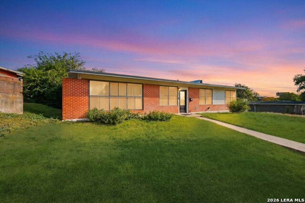 347 E Crestline Drive, San Antonio