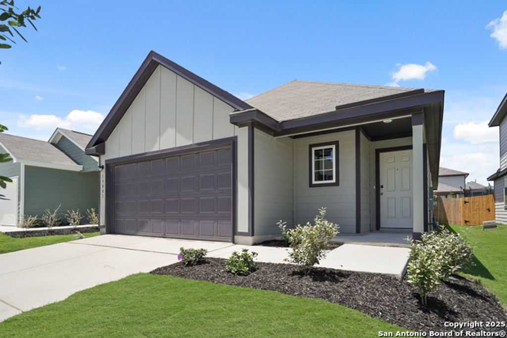 15001 Fischer Garden Drive, San Antonio
