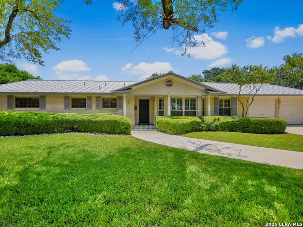 134 Meadowood Lane, San Antonio